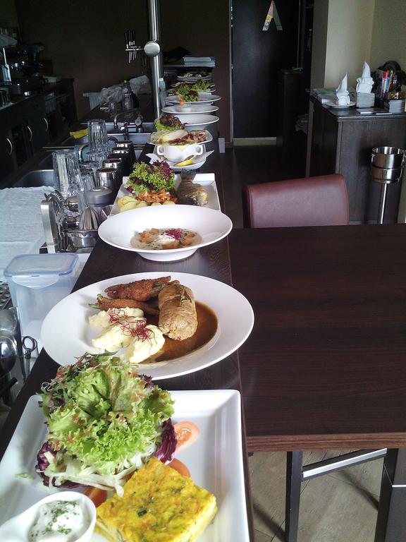 Lukas Restaurant Hotel Lounge Bar Schwarzheide Dış mekan fotoğraf